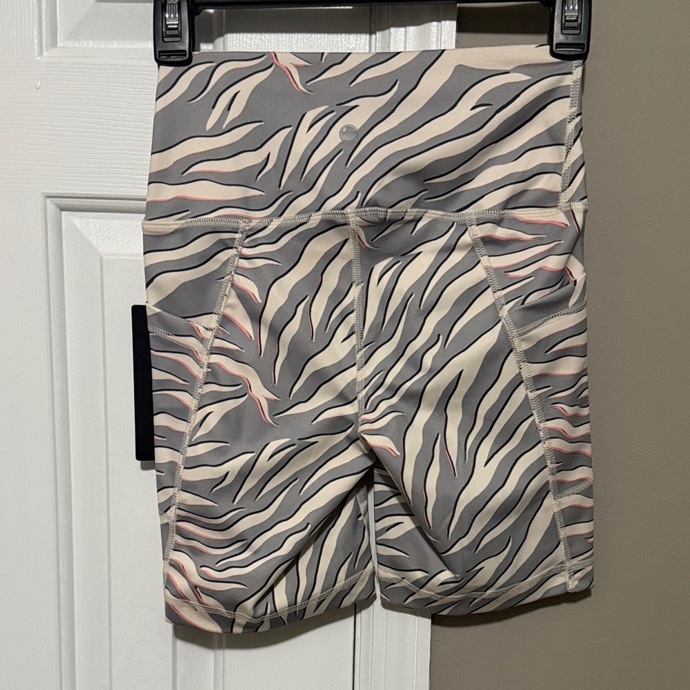 Yogalicious Wild Zebra Blue Fog Bike Shorts [XS] - one pair - Picture 2 of 6